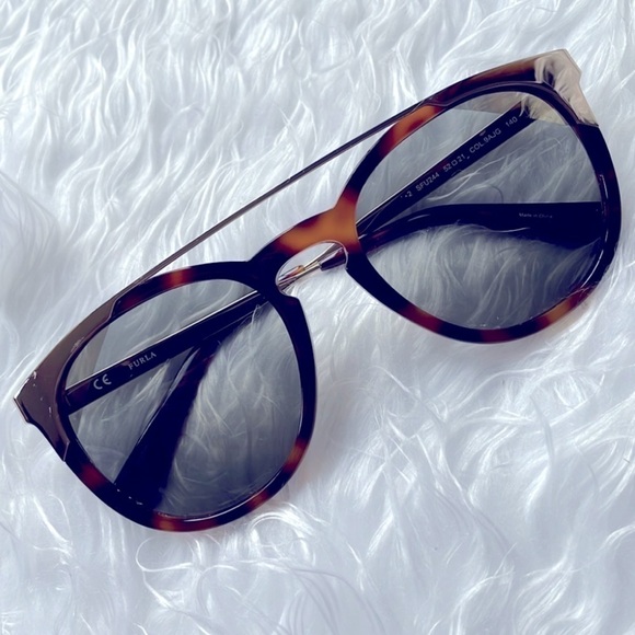 Furla Brown Tortoise Shiny Frame Gold Tone Accent Havana Smoke Lens Sunglasses main image 14